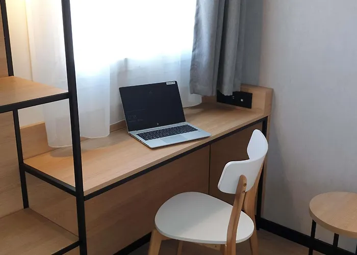 Ibis Saint-jean-de-luz 3* סיבור