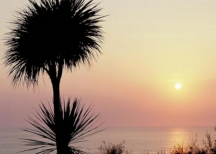 Ibis Saint-jean-de-luz 3* סיבור