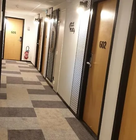 圣让德吕兹锡布尔宜必思酒店 3* 西布勒