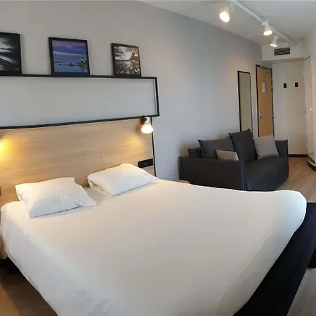 Ibis Saint-jean-de-luz 3* 씨부르