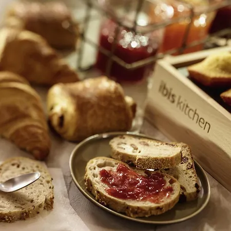 圣让德吕兹锡布尔宜必思酒店 酒店 西布勒